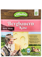 Bergbauern Käse würzig in Scheiben